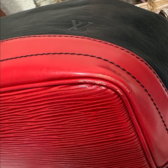 Huge price drop ⬇️ Louis Vuitton Noe Black & Red Bucket Bag - Picture 7 of 16